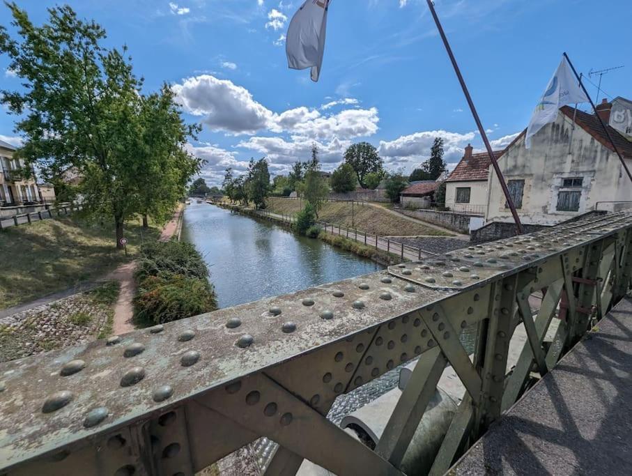 Le Studio Jungle Діґуен Екстер'єр фото